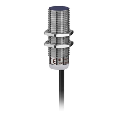 Induktiv føler i metal, skærmet. Størrelse = M18. Output: PNP NC. Sn = 8mm. 2 meter