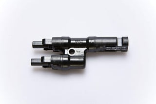 Solar stik MC4 2 hun ((+)) / 1 han ((-)) 4-10 mm2 til Solar stik MC4-Evo2 hun ((+)) / 1 han ((-)) 4-10 mm2